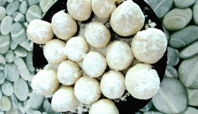 Арменски сладки с орехи и локум