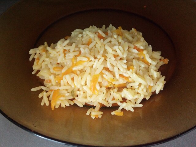 Нискокалоричен ориз с кокосово масло и моркови