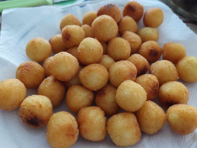 Пържени топчета от картофено пюре