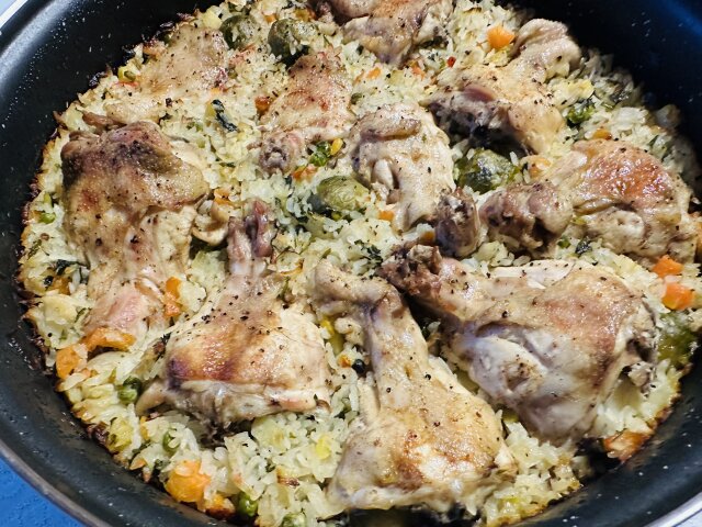 Ориз със зеленчуци и пилешки гръбчета