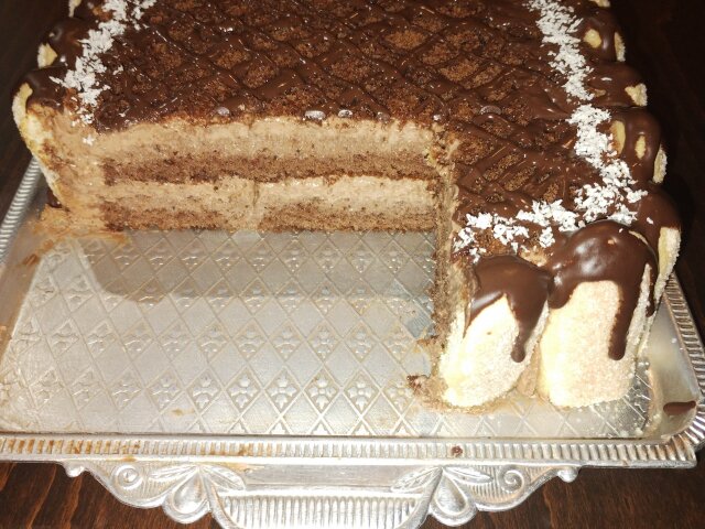 Шоколадова торта с бишкоти и маскарпоне
