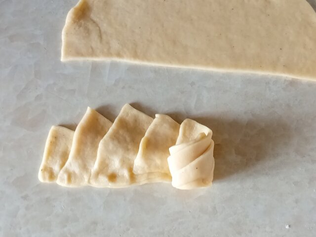 Великденски курабии с крема сирене