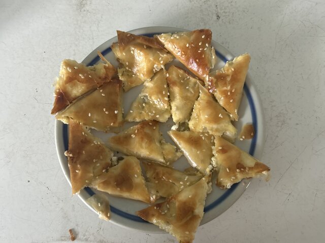 Хрупкави мини триъгълни банички