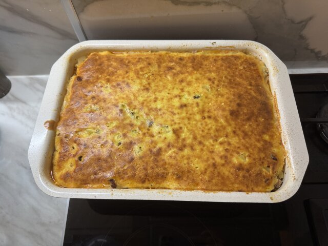 Мусака с кисело мляко